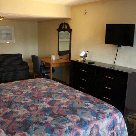 Presidential Inn And Suites Lyons Exterior photo