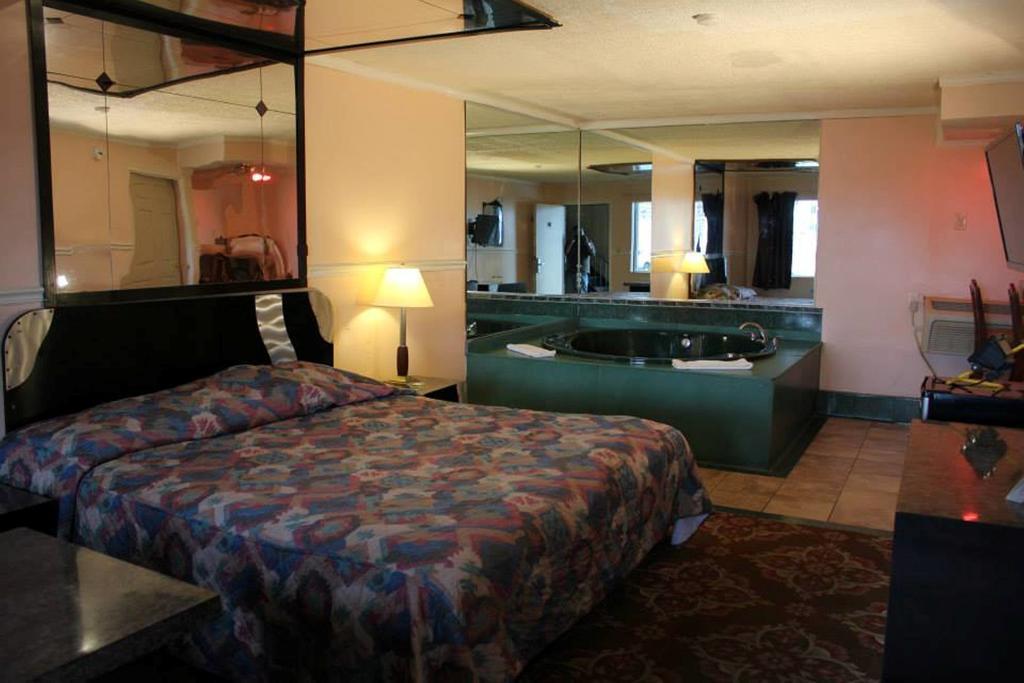 Presidential Inn And Suites Lyons Exterior photo